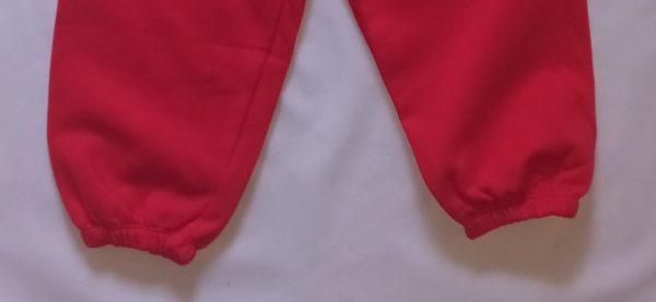 PANTALÓN BÁSICO DETALLE BAJO